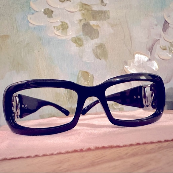 Gucci Accessories - Gucci Frames Vintage with Case Black